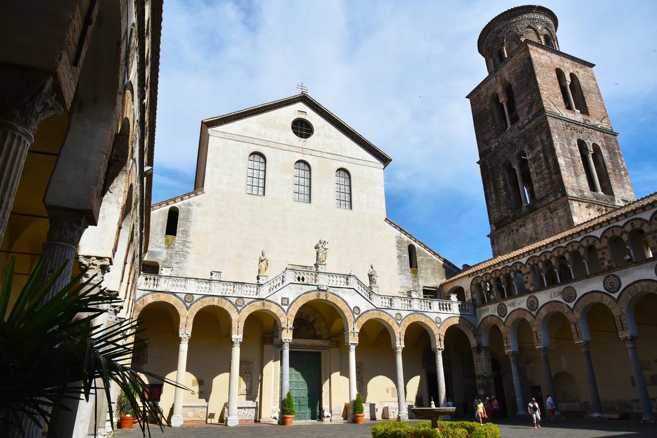 La Dolce Vita Salerno Bagian luar foto