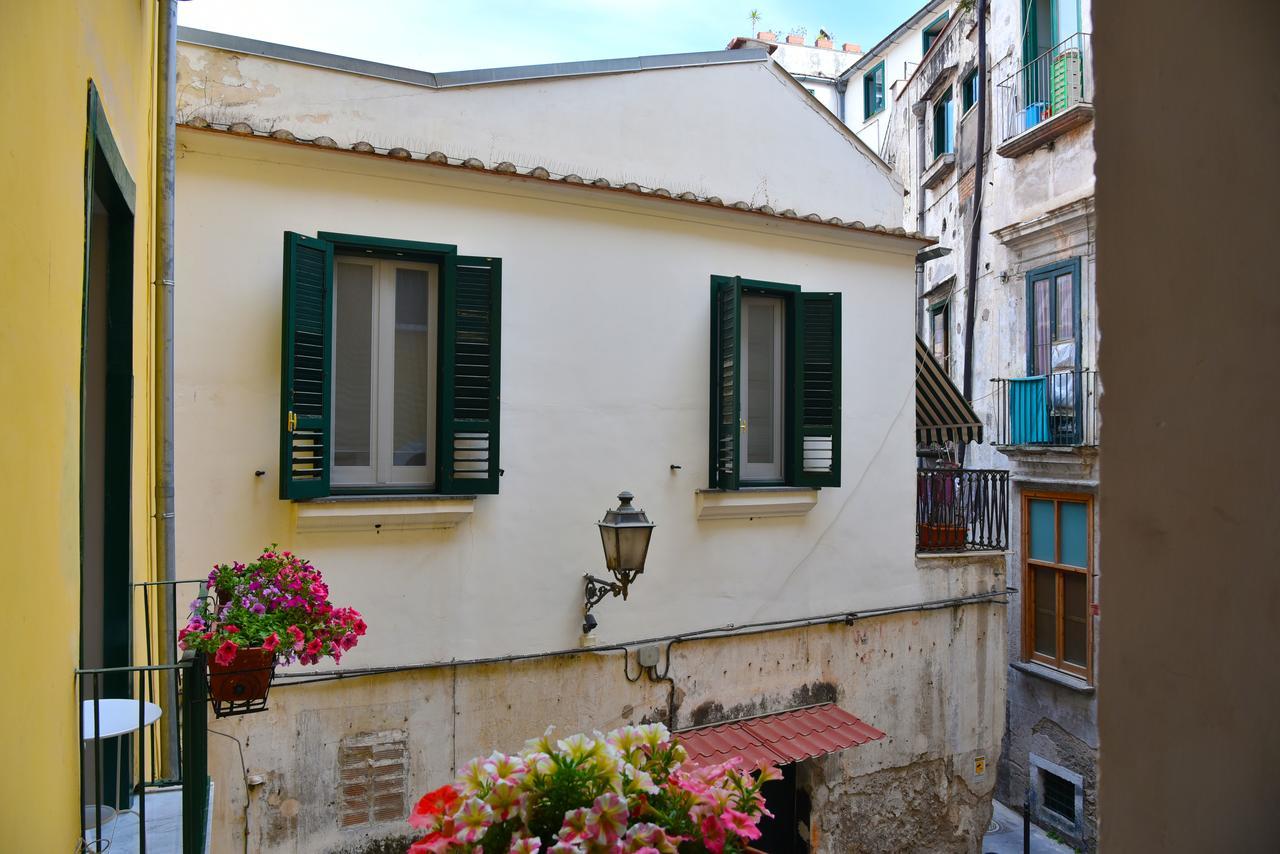 La Dolce Vita Salerno Bagian luar foto