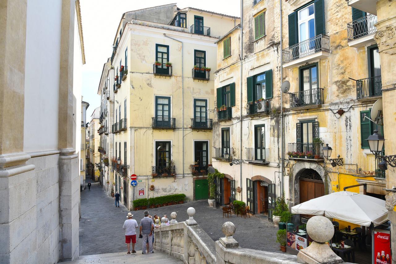 La Dolce Vita Salerno Bagian luar foto